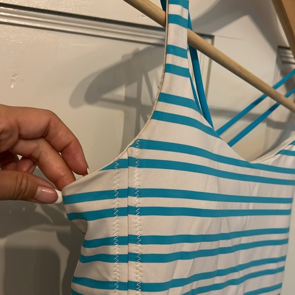 Lululemon Yoga Top - Picture 5 of 7